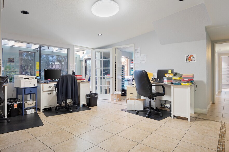 More Photos Of 71956 Magnesia Falls Dr, Rancho Mirage Medical For Sale