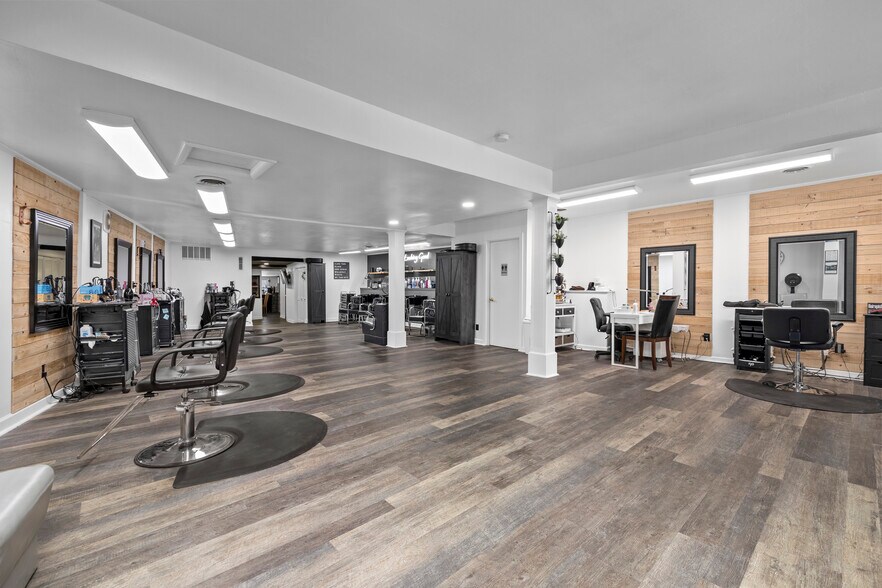 More Photos Of 1612 Milan Rd, Sandusky Freestanding For Sale