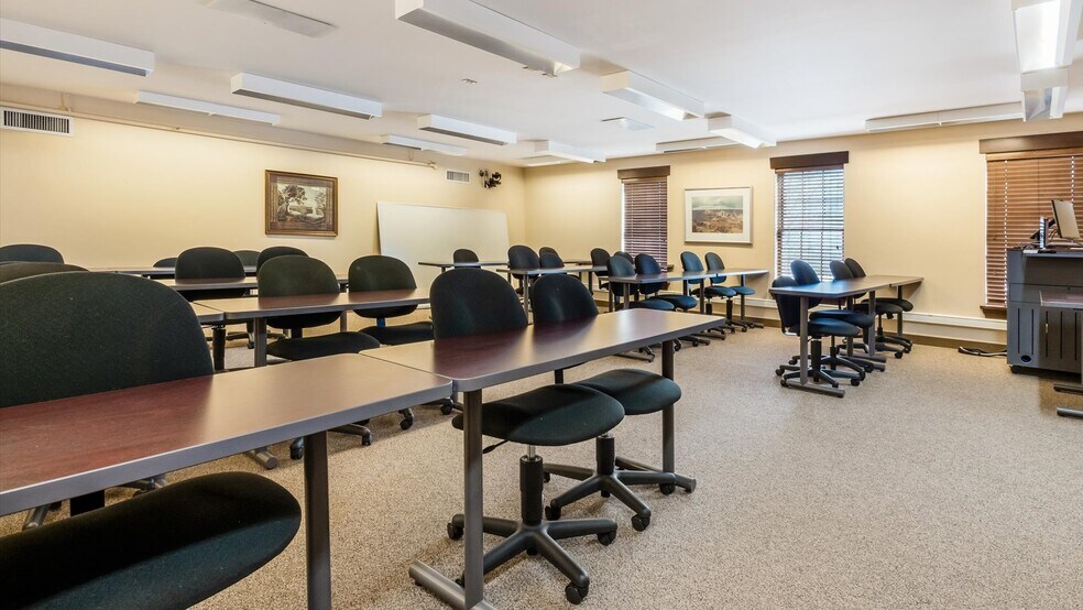 More Photos Of 200 N Whitewoman St, Coshocton Office For Sale