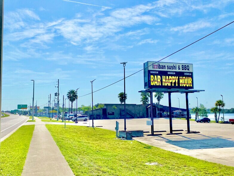 More Photos Of 5300-5310 E Colonial Dr, Orlando Restaurant For Sale