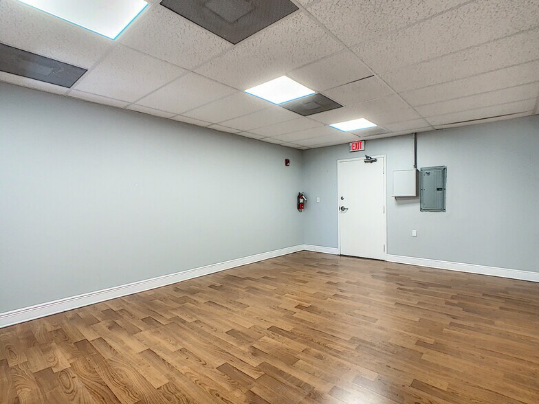 More Photos Of 777 SE 20th St, Fort Lauderdale Loft Creative Space For Lease