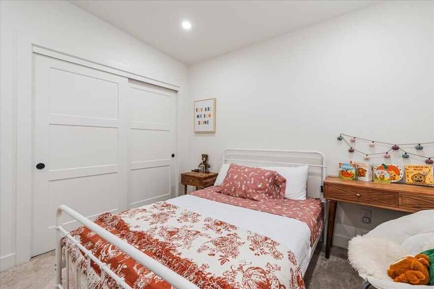 More Photos Of 520 Columbia St, Cathlamet Apartments For Sale