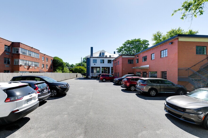 More Photos Of 3210 Chamberlayne Ave, Richmond Office Residential For Lease