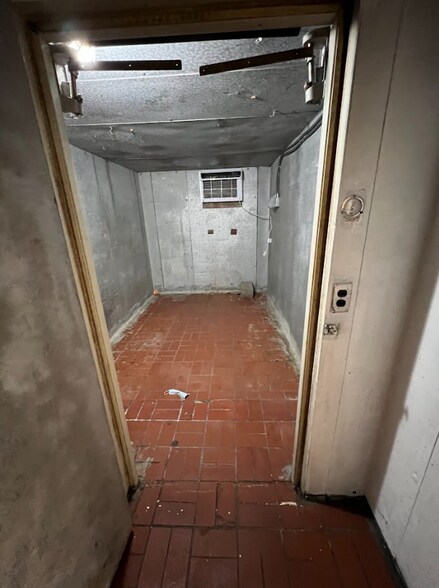 More Photos Of 3644 Victory Dr, Columbus Restaurant For Lease