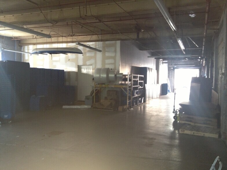 More Photos Of 50-52 Graham St, Jersey City Storefront Retail Office For Lease