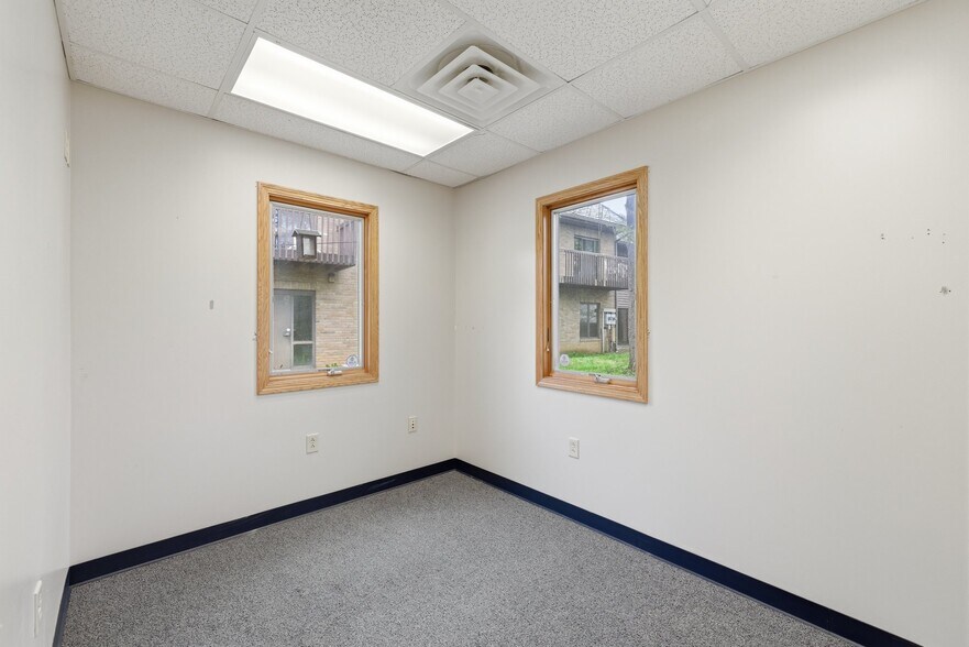 More Photos Of 1221 S Trimble Rd, Mansfield Office For Lease