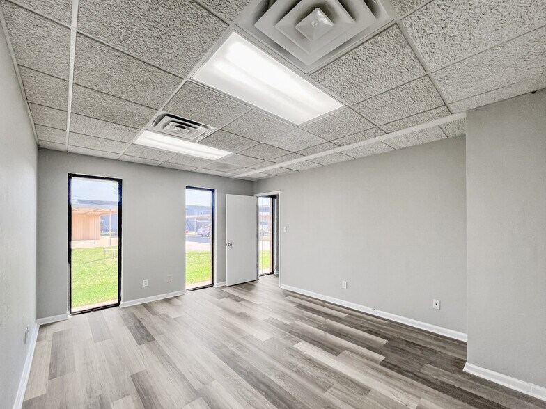 More Photos Of 4722 Taft Blvd, Wichita Falls Medical For Lease