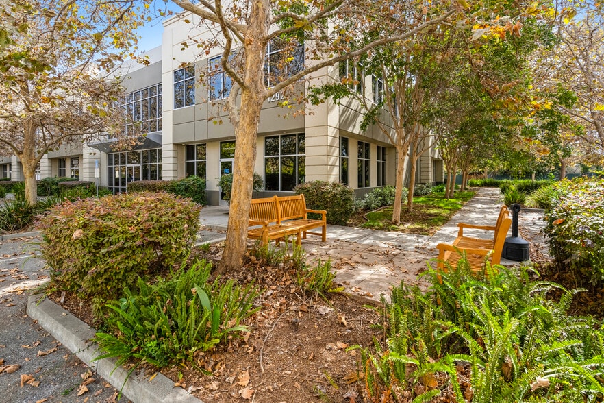 More Photos Of 1292 Kifer Rd, Sunnyvale Light Distribution For Sale