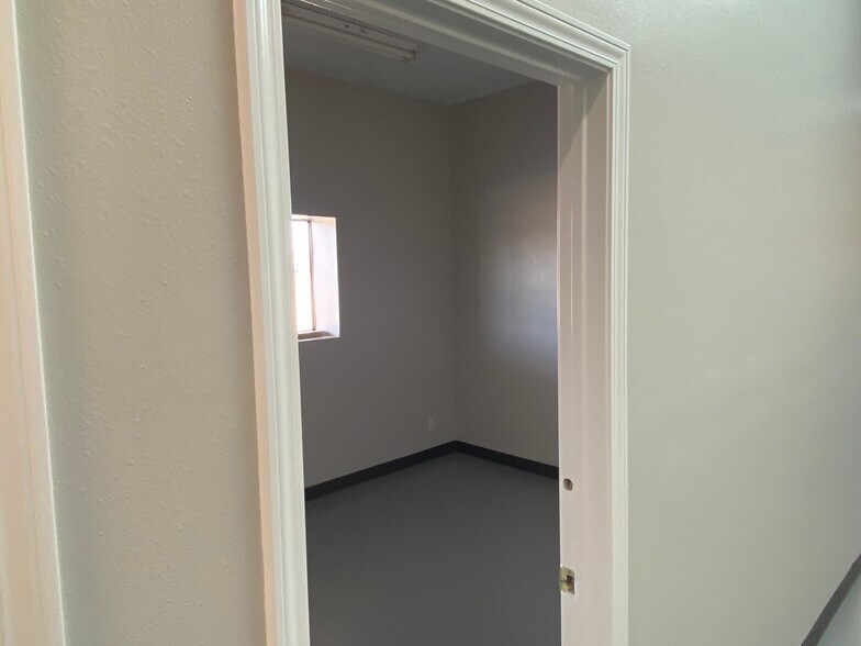 More Photos Of 24030 Tomball Pky, Tomball Distribution For Sale