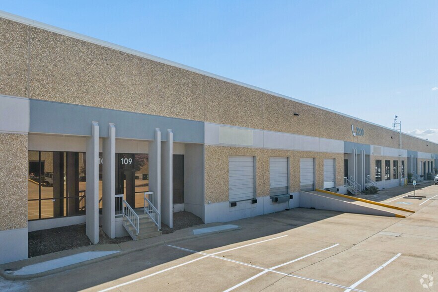 More Photos Of 2200 Denton Dr, Austin Unknown For Lease