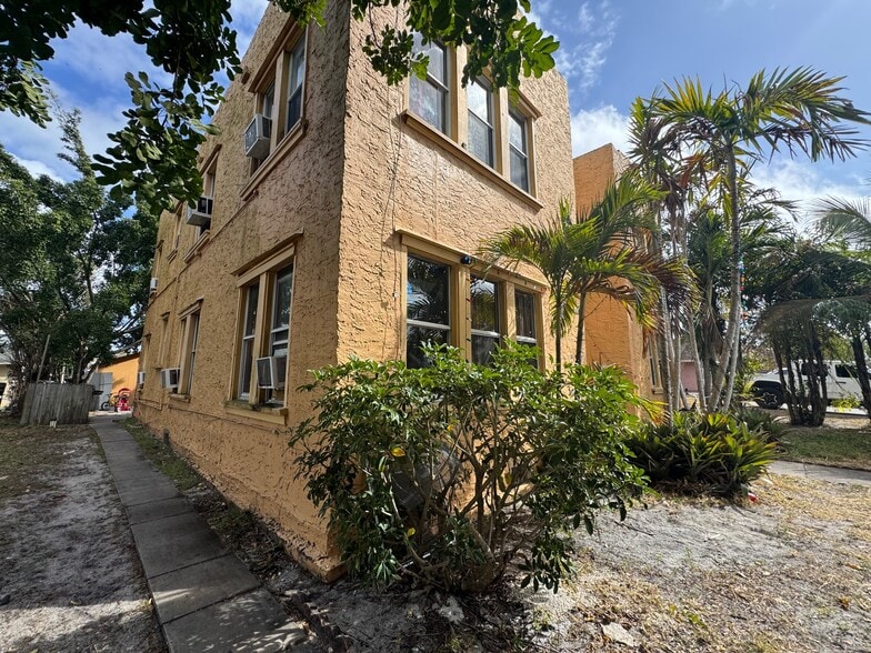 More Photos Of 110 S B St, Lake Worth Multifamily For Sale