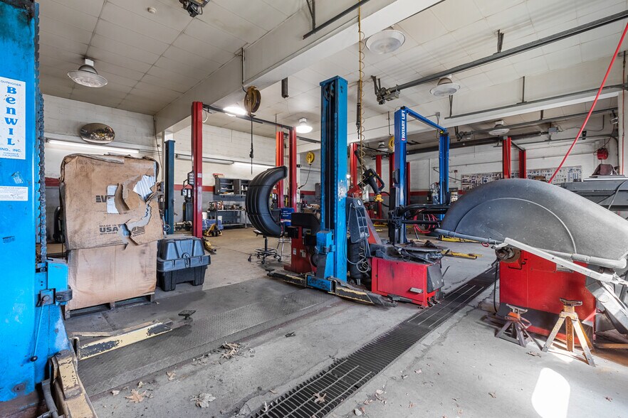 More Photos Of 805 Lafayette Ave, Hawthorne Auto Repair For Sale
