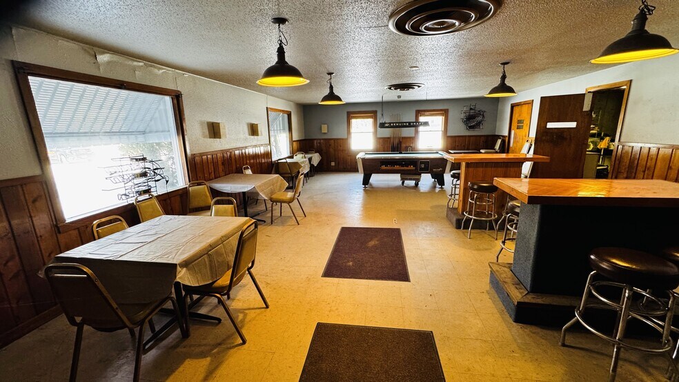 More Photos Of N11050 County Road A, Tomahawk Bar For Sale