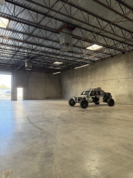 More Photos Of 4770 W University Ave, Las Vegas Warehouse For Sale