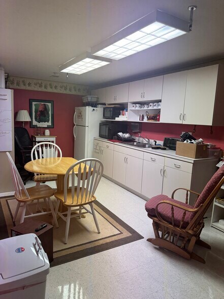 More Photos Of 71 Mack Walters Rd, Shelbyville Medical For Sale