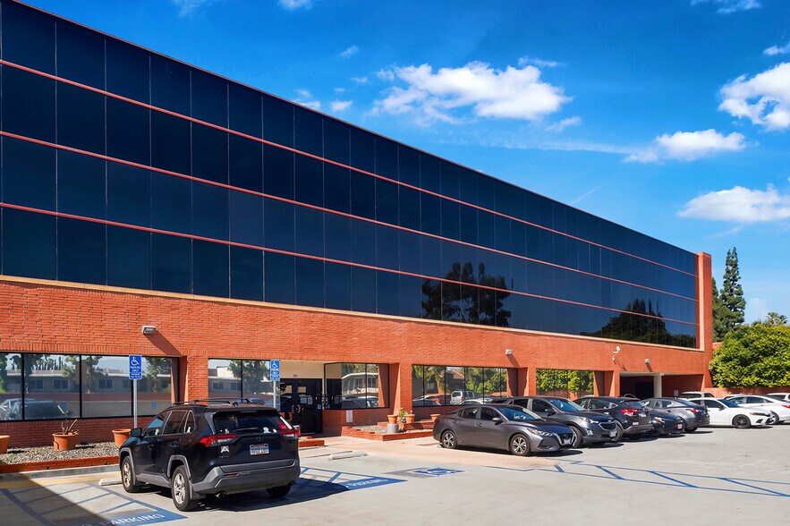 More Photos Of 203 N Golden Circle Dr, Santa Ana Office For Lease