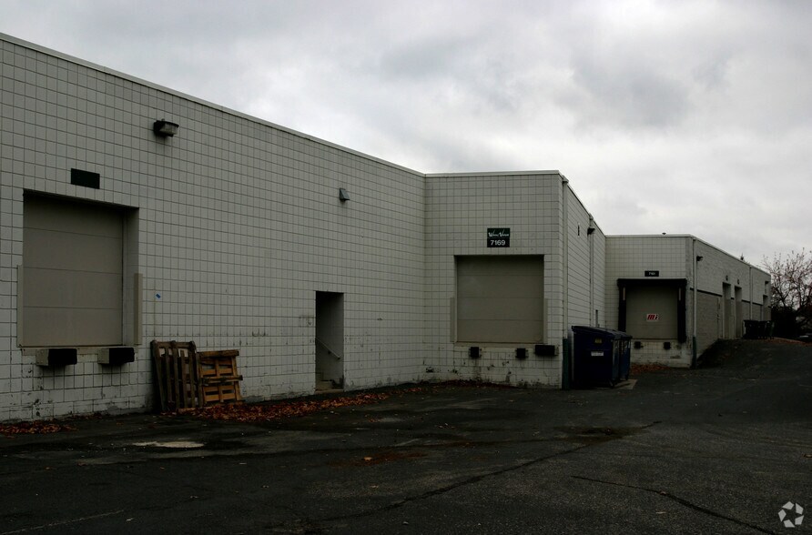 More Photos Of 7115-7149 Shady Oak Rd, Eden Prairie Light Manufacturing For Lease