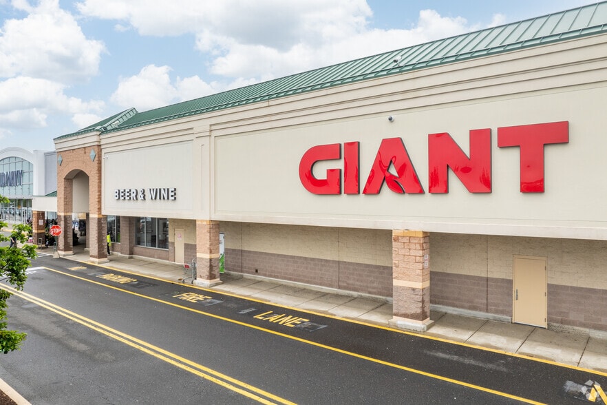 More Photos Of 2400-2470 Chemical Rd, Plymouth Meeting General Retail For Lease