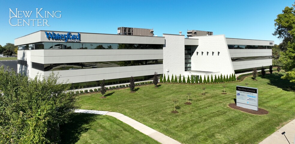 More Photos Of 5600 New King Dr, Troy Medical For Lease