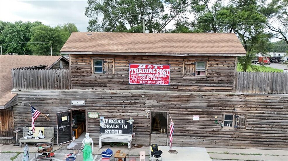 Primary Photo Of 201 Roseport Rd, Wathena General Retail For Sale