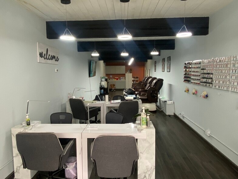 More Photos Of 370 W Sierra Madre Blvd, Sierra Madre Storefront For Lease