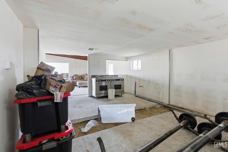 More Photos Of 2800 Patton Way, Bakersfield Specialty For Sale