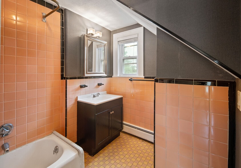More Photos Of 7 Bridge St, Billerica Office For Sale