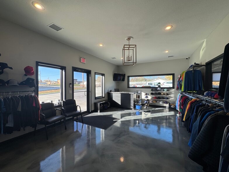 More Photos Of 6813 Sobbie Rd, Liberty Flex For Sale