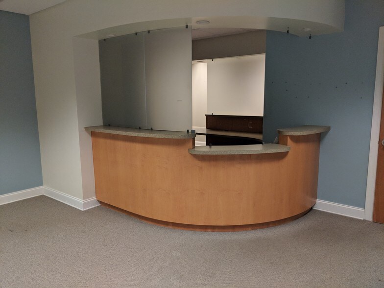 More Photos Of 10210 Hickorywood Hill Ave, Huntersville Medical For Sale