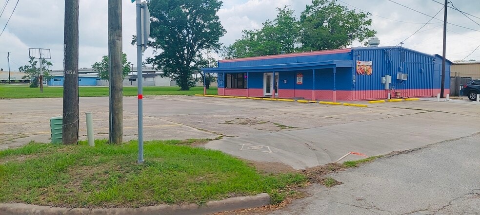 More Photos Of 500 S Velasco St, Angleton Restaurant For Sale