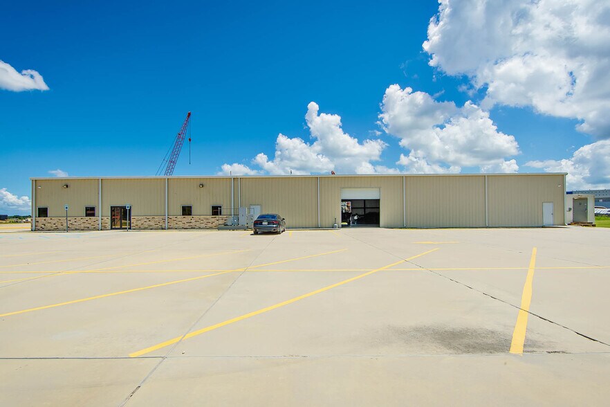 More Photos Of 6813 Bayou Black Dr, Gibson Industrial For Sale