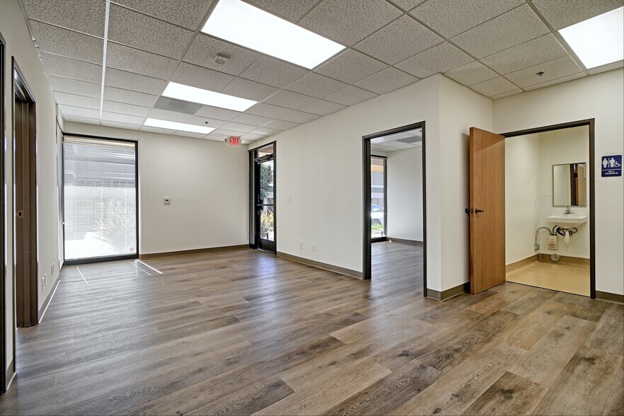 More Photos Of 4564 Telephone Rd, Ventura Warehouse For Lease