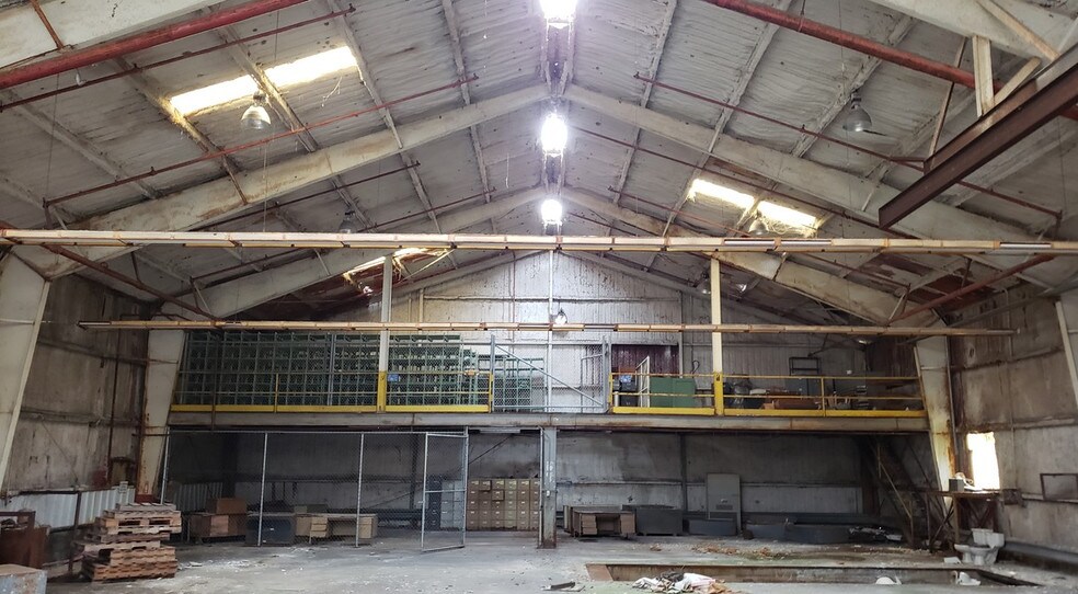 More Photos Of 139 Joe Brown Rd, Lockport Warehouse For Sale
