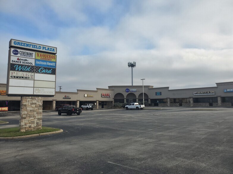 More Photos Of 6700 Denton Hwy, Watauga Freestanding For Lease