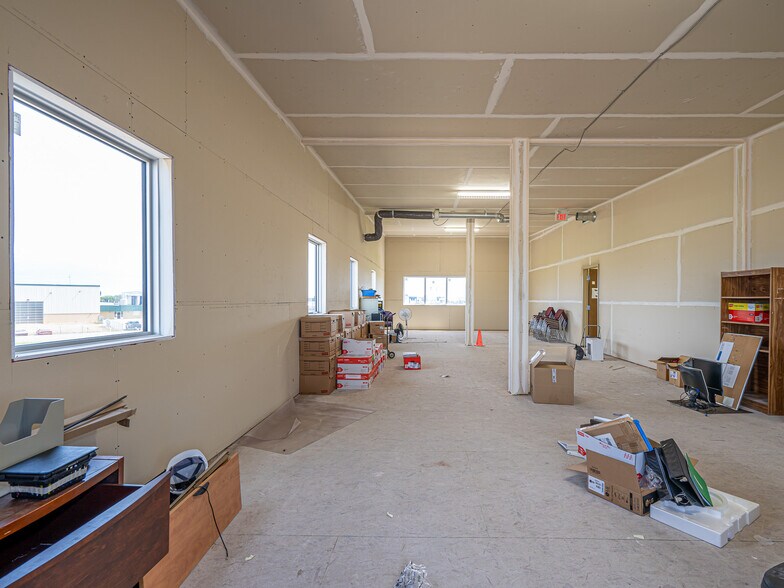 More Photos Of 88 Auto rd, Lloydminster Office For Lease