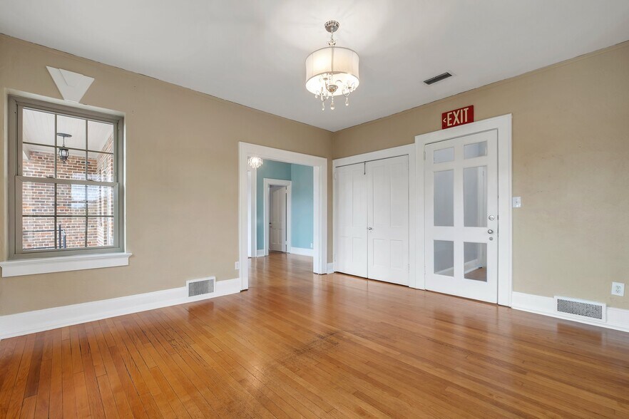 More Photos Of 259 E 7th Ave, Tallahassee Office For Sale