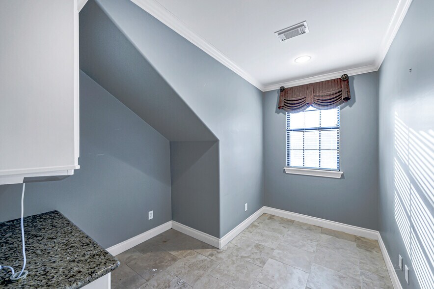 More Photos Of 607 Park Grove Dr, Katy Medical For Lease