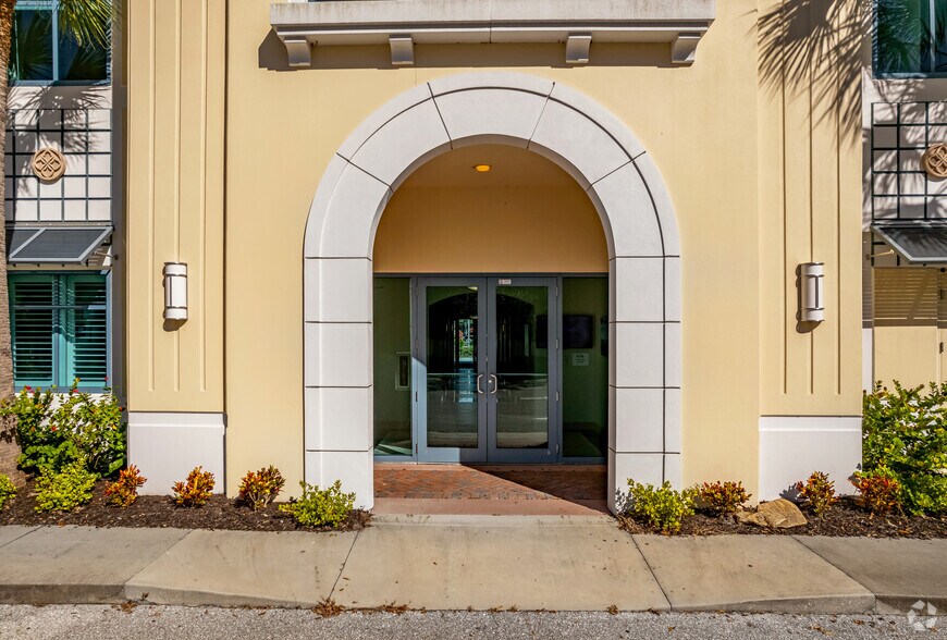 More Photos Of 2970 University Pky, Sarasota Office For Lease