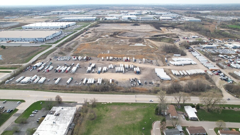 More Photos Of 1501 W Bartlett Rd, Elgin Land For Lease