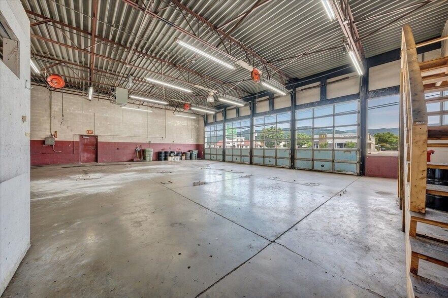 More Photos Of 1202 W Main St, Salem Auto Repair For Sale