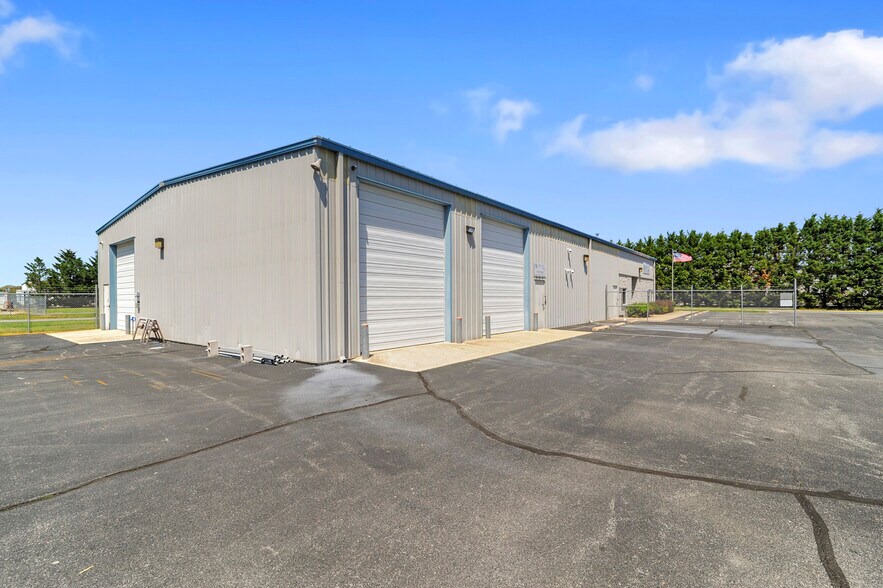 More Photos Of 198 Mullet Run, Milford Light Distribution For Sale