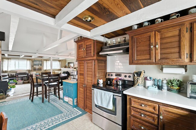 More Photos Of 575 Myrtle St, Half Moon Bay Apartments For Sale