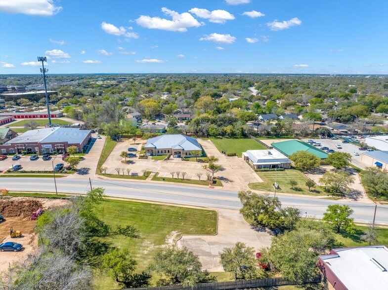 More Photos Of 3308 Longmire Dr, College Station Office For Lease