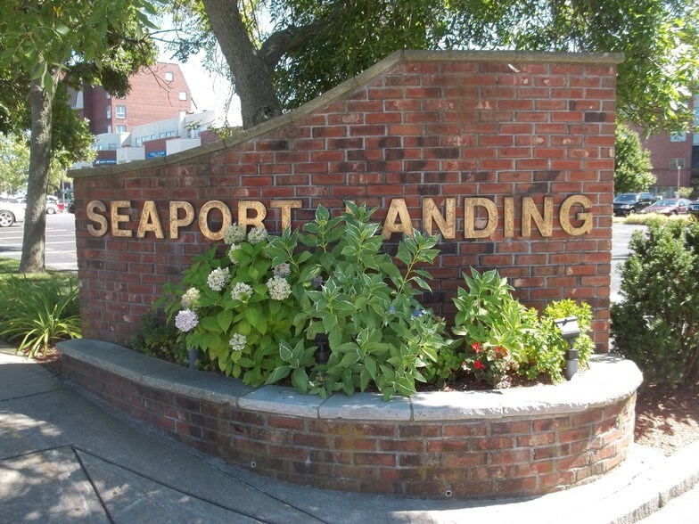 More Photos Of 152 Lynnway, Lynn Office For Sale