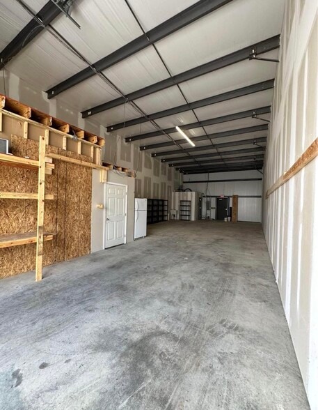 More Photos Of 8169 Pine Ridge Rd, Mechanicsville Flex For Lease