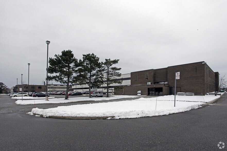 More Photos Of 2489 N Sheridan Way, Mississauga Office For Sale