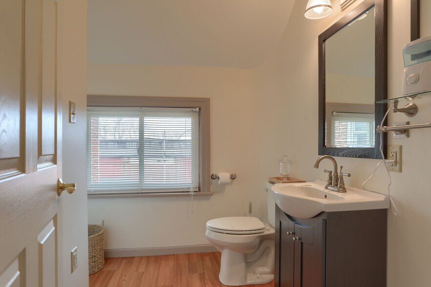 More Photos Of 421 W Chocolate Ave, Hershey Medical For Lease