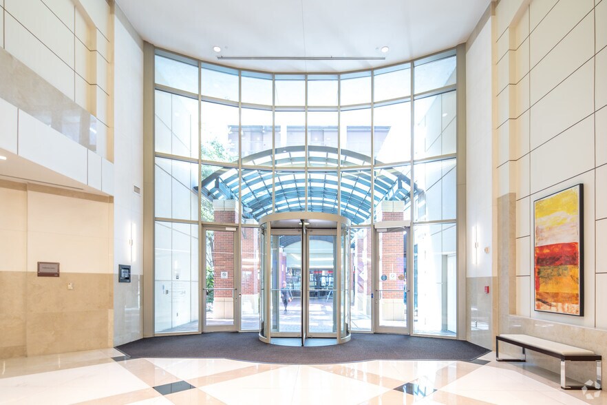 More Photos Of 15601 Dallas Pky, Addison Office For Lease