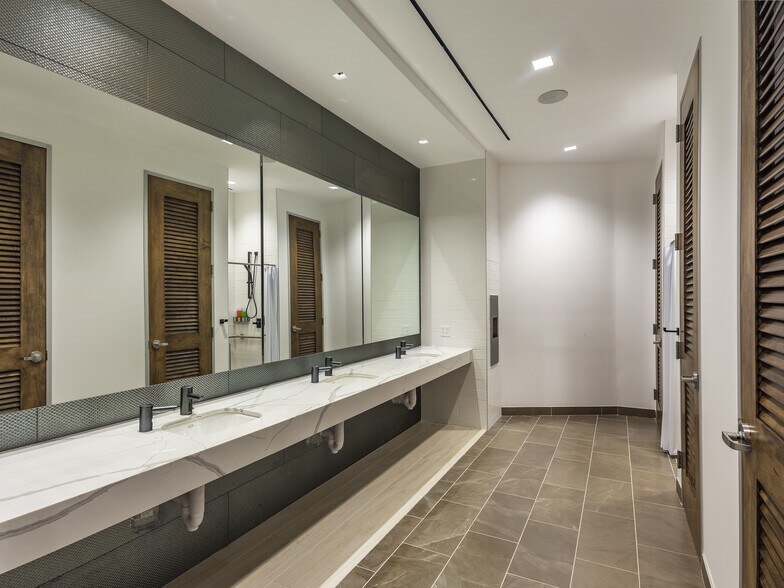 More Photos Of 757 N Eldridge Pky, Houston Office For Lease