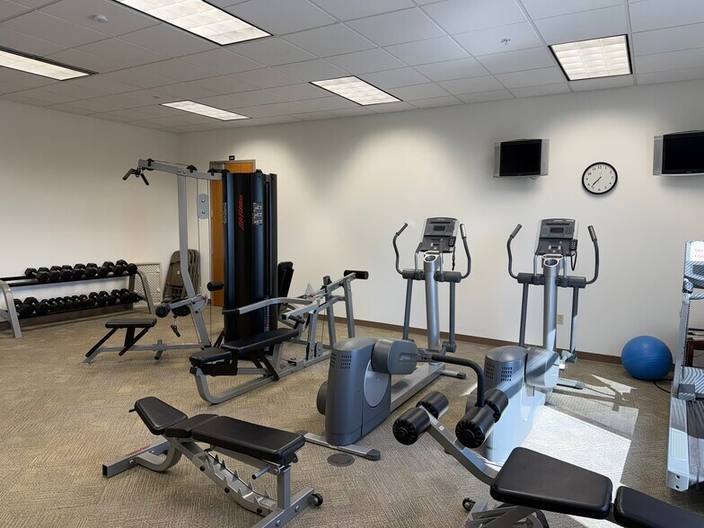 More Photos Of 15 Missouri Research Park Dr, Saint Charles Office For Sale